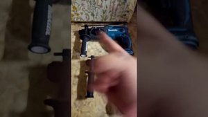 аккумуляторный перфоратор Макита 202 и 182