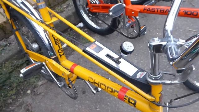 12 Raleigh choppers, walk around with brief explanation. Sprints, 5 & 10. Tall frame. Retro bikes смотреть онлайн