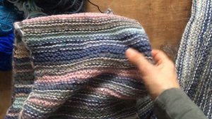 Шарф и шапка из остатков пряжи