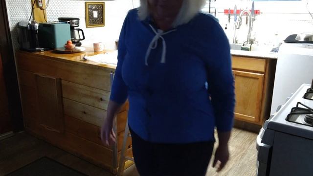 Занимаюсь геранью/какой хлеб в разрезе/ наглые слова хозяина дома из прошлого смотреть онлайн