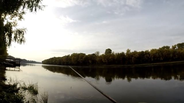 ЛЕГКИЕ СНАСТИ И БОЛЬШАЯ РЕКА! ЧТО КЛЮНЕТ? Ловля судака на джиг. Ловля голавля и жереха на Десне смотреть онлайн