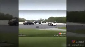 BMW КРУЧЕ ЧЕМ MERCEDES?      ПИШИ В КОММЕНТАРИИ