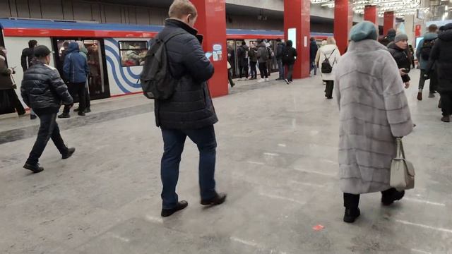 #Metro Мичуринский проспект на БКЛ - молодая и красивая образцово-показательная стандартная станция смотреть онлайн