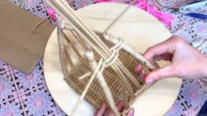 Корзинка - Лукошко из газетных трубочек. Мастер - класс по плетению из бумажных трубочек.