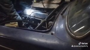 вынули мотор с помощью подъёмника