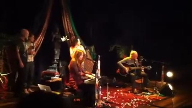 Deva Premal, Manose and Mitten смотреть онлайн