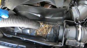 Mercedes W205 (OM651) - Changing the Engine Air Filter