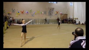 Художественная гимнастика. Красивое выступление юных гимнасток.