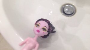 Как сделать волосы кукле прямыми?