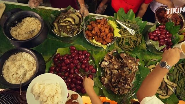 85 Pesos BREAKFAST BUFFET with LONGGANISA, EAT ALL YOU CAN in MANDALUYONG | EMRIZ BULALOHAN STORY смотреть онлайн