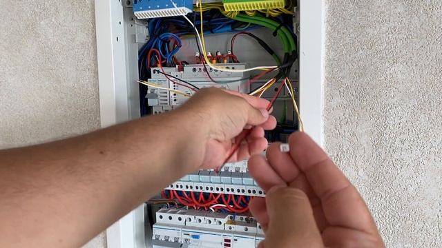 How to terminate KNX Cables into an electrical panel