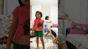 AMIRA&ARUNA DANCE. Танец под песню "Малинки" . Полная ржака. Смотреть до конца