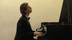 Vitaly Petrov, piano: Liszt, Stravinsky