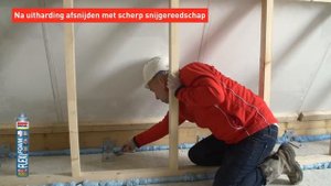 Soudal Flexifoam aanbrengen.