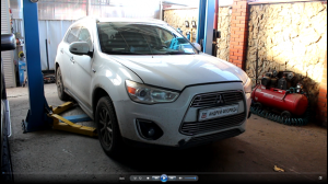 Установка светодиодных ПТФ и замена форсунок омывателя на Mitsubishi ASX Мицубиси АСХ 1,8 2013 года