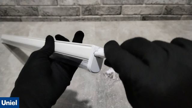 Светильник для растений Uniel ULI-P42-18W/SPBX IP40 WHITE UL-00010567
