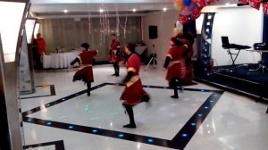 Кавказские танцы в исполнении шоу-группы