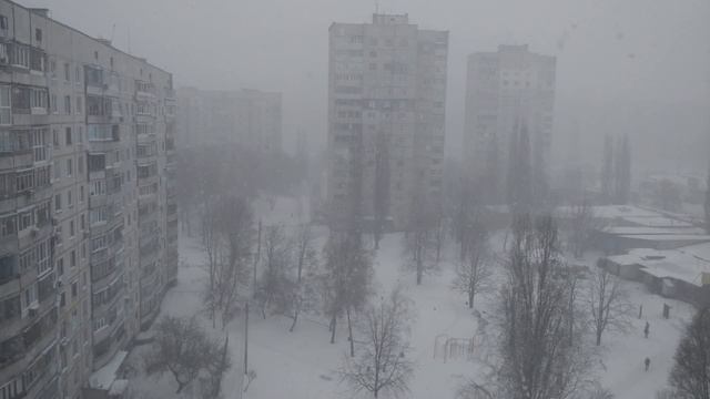 Снег за окном 4k. смотреть онлайн