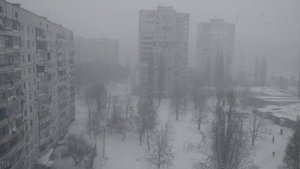 Снег за окном 4k.