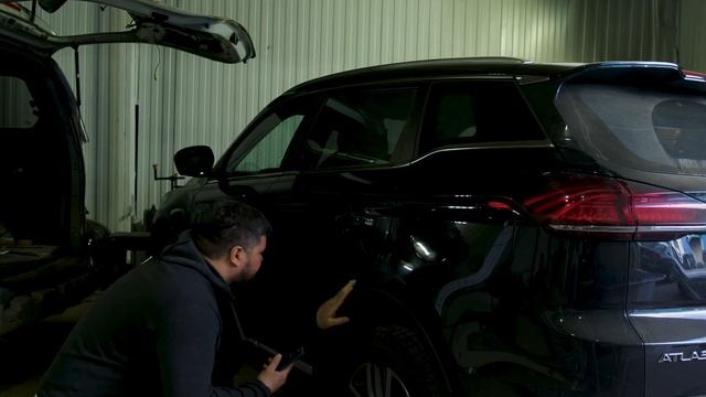 Geely Atlas Pro Удаление вмятин без покраски PDR покраска под толщиномер. смотреть онлайн