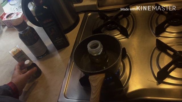 Уход за новорождённым, готовим стерильное масло