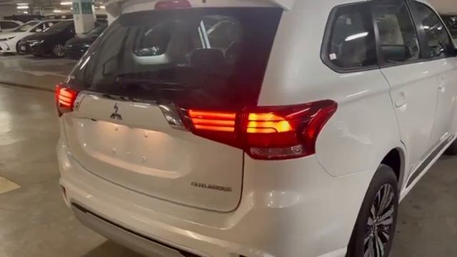 Митсубиши L200, Митсубиши Аутлендер, Хендэ Соната, КИА К9. смотреть онлайн