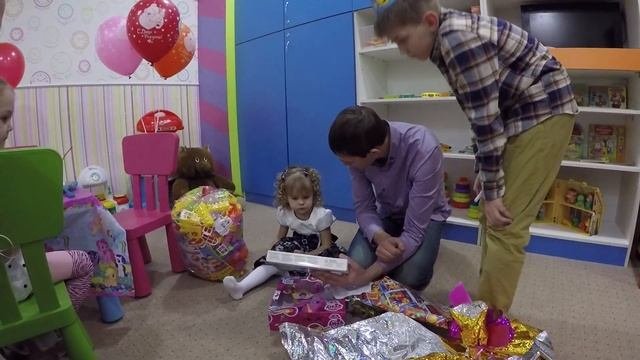 Подарки Сюрпризы Ребенку на День Рождения ? Открываем Игрушки ??? Детский Праздник