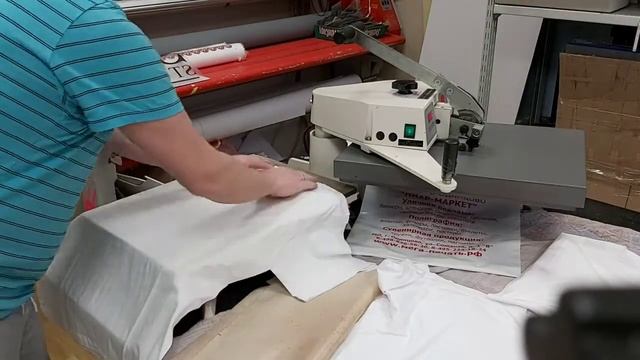 термоперенос на одежду  нанести надпись на футболку куртку поло  как  печатают на ткани