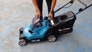 Makita DLM382PM2 Cordless Lawn Mower, 36 V