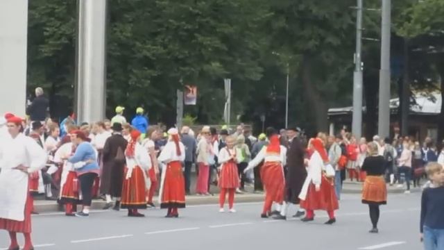 Шла по делам, а тут вот что:)