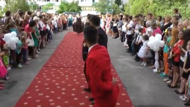 дефиле 11 б класс 2015год 0972690164..... смотреть онлайн