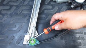 Переставляем мотор и редуктор стеклоподъемника задний левый на водительскую переднюю дверь Samand.