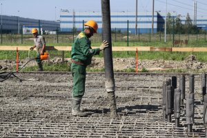 Заливка фундамента испытательного стенда