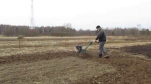МК Крот перевертыш. Первый тест. Мотор Лифан 4л.с. Шкив ведомый родной. Рыхление верхнего слоя.