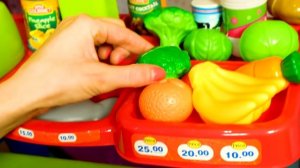 Собачка Шоколадка и рыбки настоящая и игрушечная. Как мама Шоколадки. Развивающие видео для детей