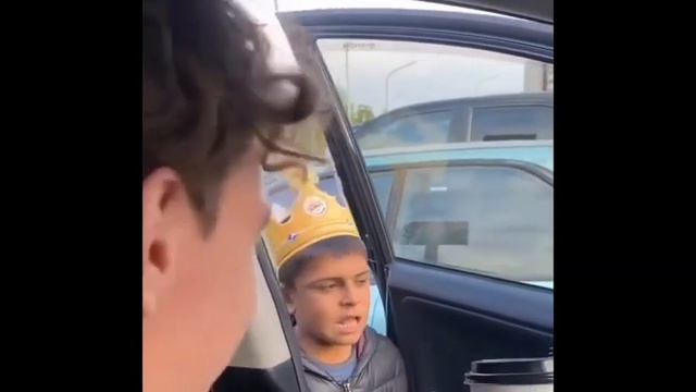 кто тебя обижал братишка