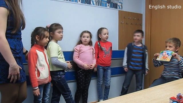 Present Continuous Questions game. Английский для детей смотреть онлайн