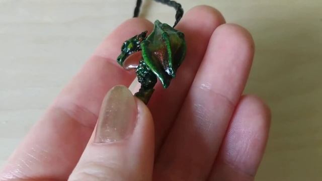 Кулон Дракончик смотреть онлайн