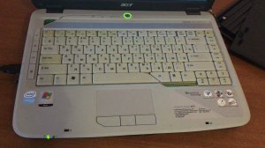Ноутбук Acer Aspire 4310 в работе.