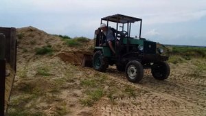 Самодельный погрузчик на заднюю навеску.