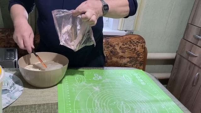 МУЖ ПЕЧЁТ БАТОН, А Я ДЕЛАЮ ДЕСЕРТ ИЗ ЙОГУРТА И ТВОРОГА / НАШИ ДЕРЕВЕНСКИЕ смотреть онлайн