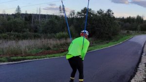 Как проходить спуски на лыжероллерах?