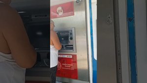 посмотрим, удастся ли снять деньги с карты МИР В банкомате