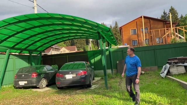 Навес из поликарбоната с V-образными стойками.Отзыв заказчика.