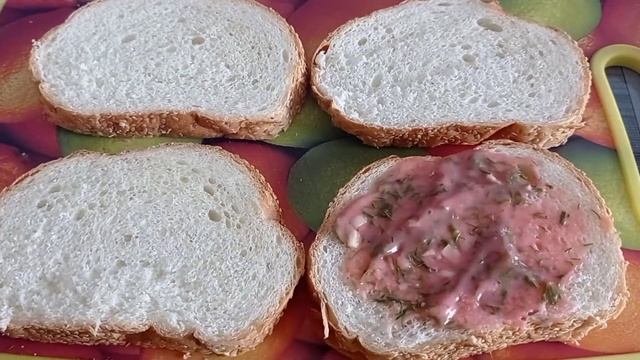 БУТЕРБРОД С КОЛБАСОЙ.самыих лёгкий и вкусных БУТЕРБРОДОВ,?