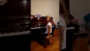 Супер сыграла на флейте