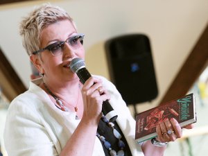 Писатель и телеведущая Татьяна Устинова отмечает юбилей / События на ТВЦ