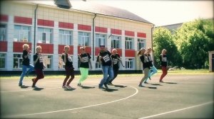 ВСЕ ТАНЦУЮТ ЛОКТЯМИ