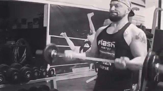 Качаю бицуху смотреть онлайн