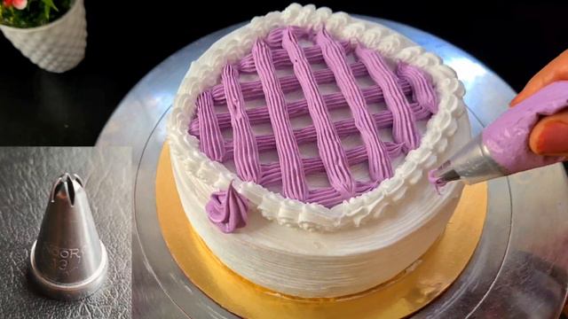 New trick for Easy purple colour cake decoration.Star nozzle different cake design.केक की नई डिजाइन